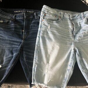 AMERICAN EAGLE MEN JEAN SHORTS 2 PAIRS